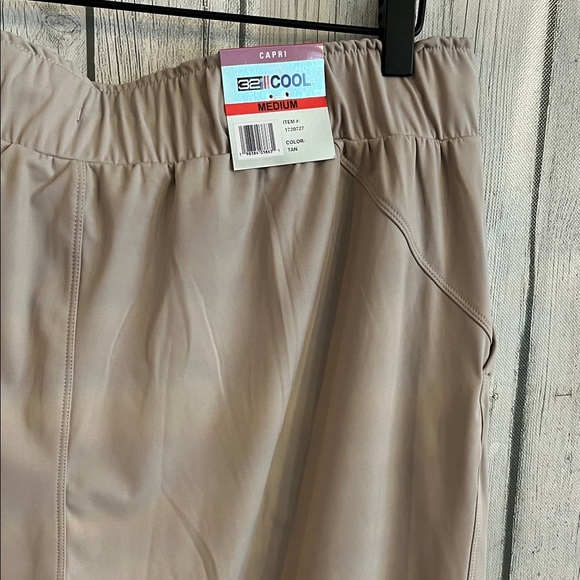 32 Degrees Women's Capri Pants - Tan Size M - Picture 12 of 14